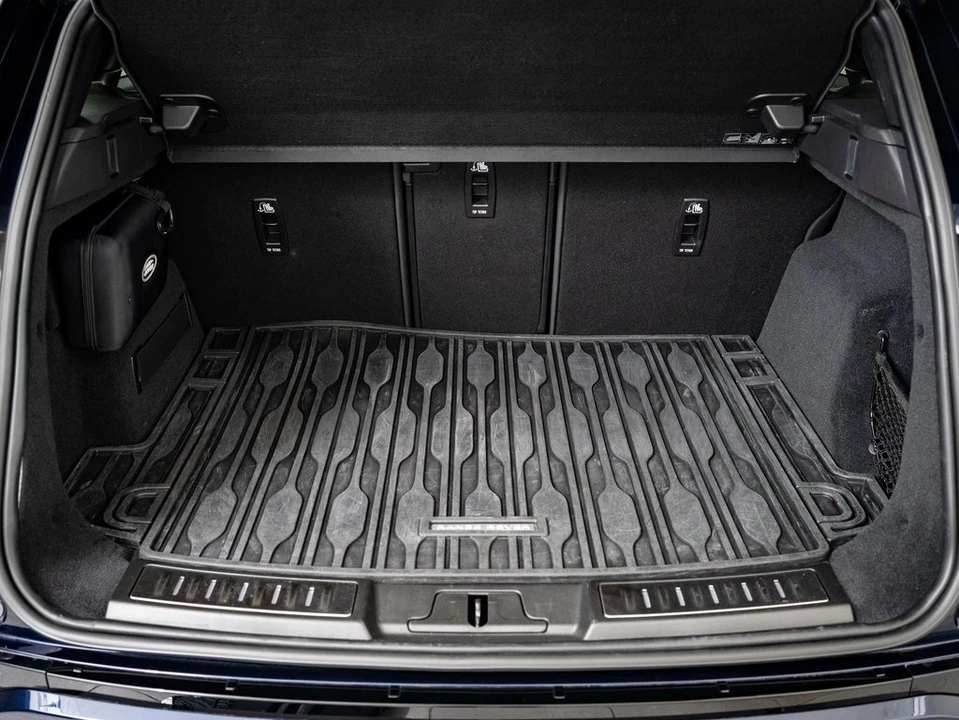 2023 Land Rover Range Rover L460 - Image 18 of 21