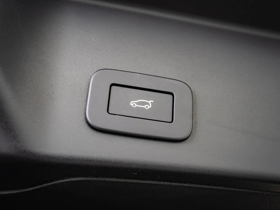 2023 Land Rover Range Rover L460 - Image 19 of 21