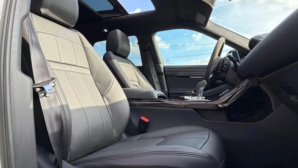 2023 Land Rover Range Rover Evoque 2nd Gen - Image 11 of 20