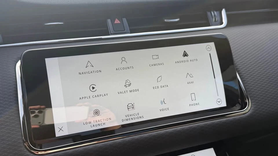 2023 Land Rover Range Rover Evoque 2nd Gen - Image 18 of 20