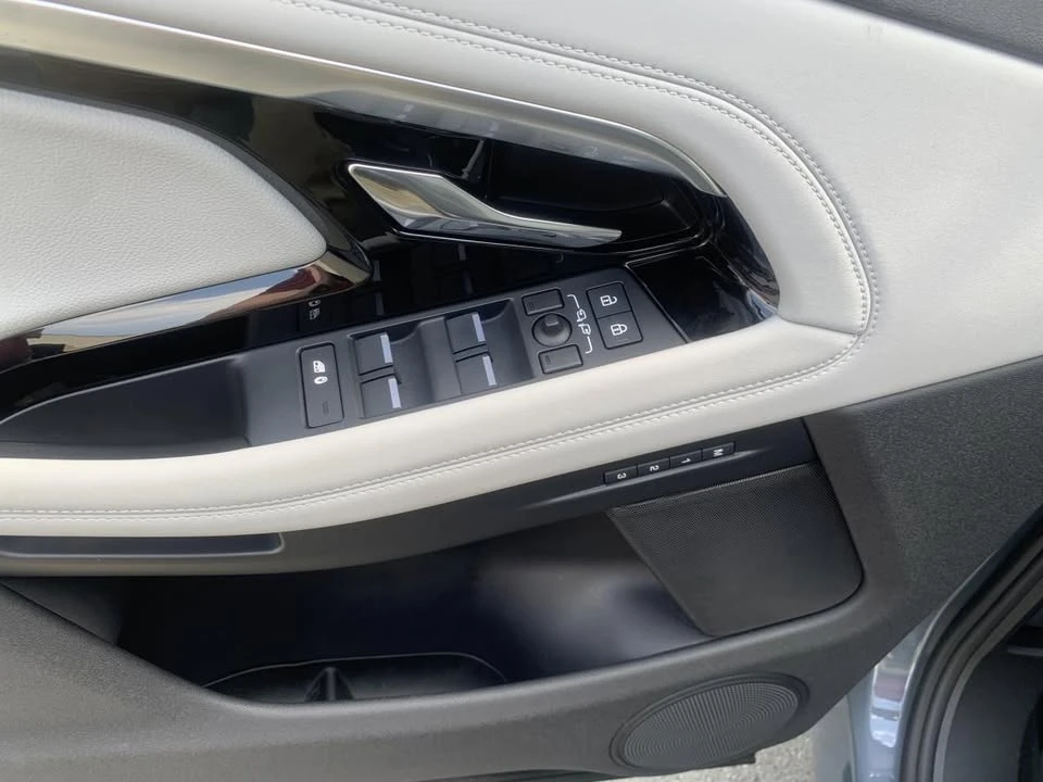 2023 Land Rover Range Rover Evoque 2nd Gen - Image 7 of 10