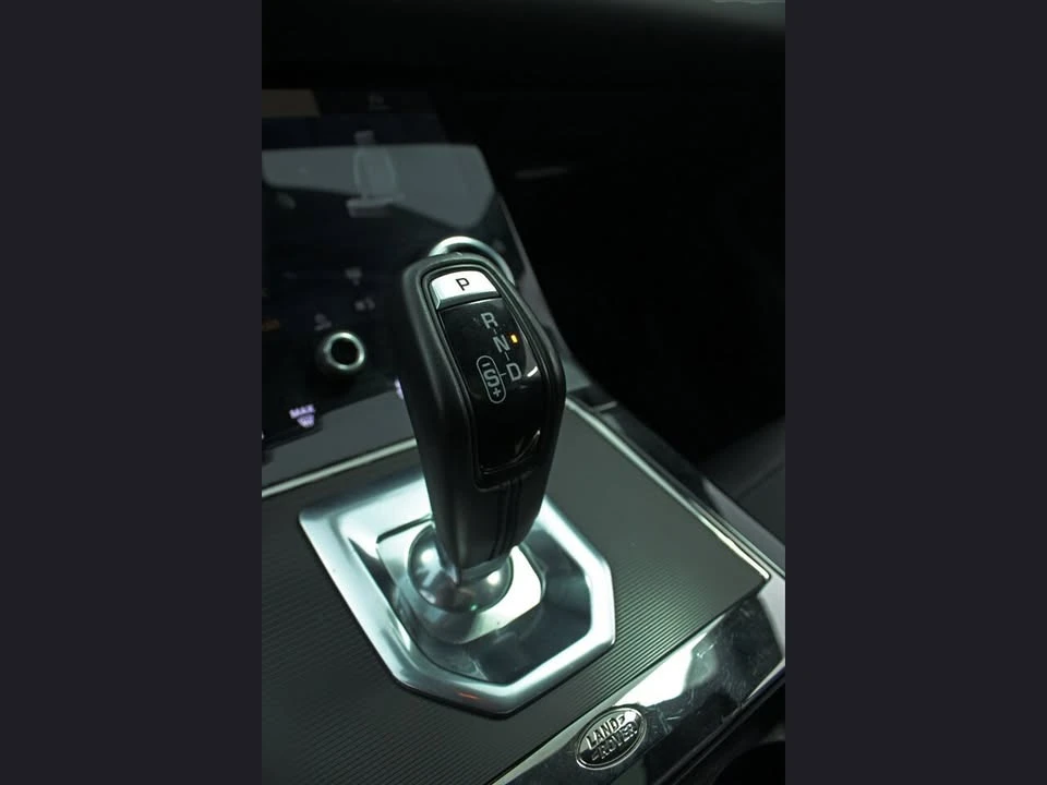 2023 Land Rover Range Rover Evoque 2nd Gen - Image 16 of 20