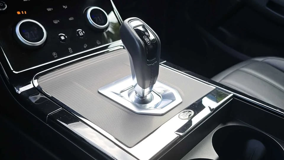 2023 Land Rover Range Rover Evoque 2nd Gen - Image 19 of 19