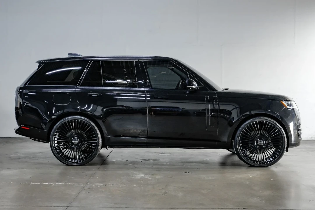 2023 Land Rover Range Rover L460 - Image 10 of 12