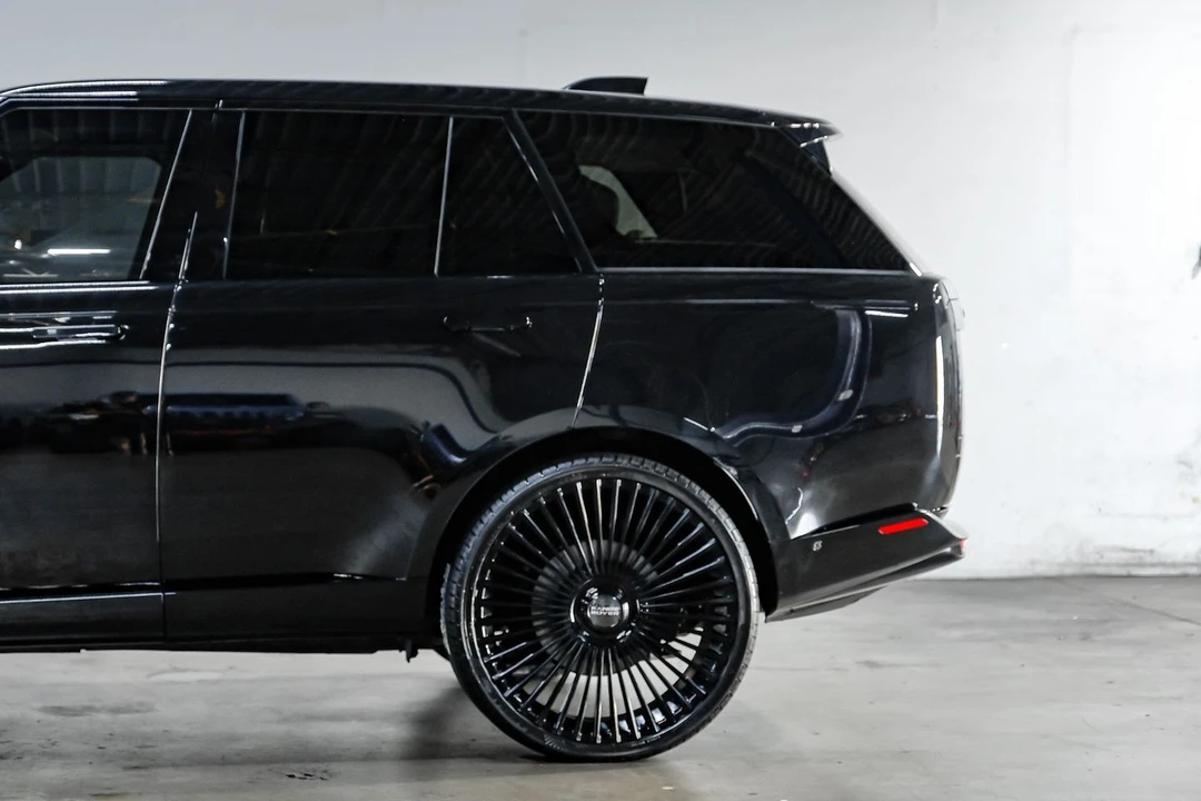 2023 Land Rover Range Rover L460 - Image 20 of 21