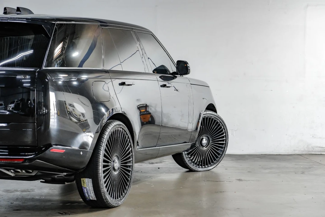 2023 Land Rover Range Rover L460 - Image 13 of 21