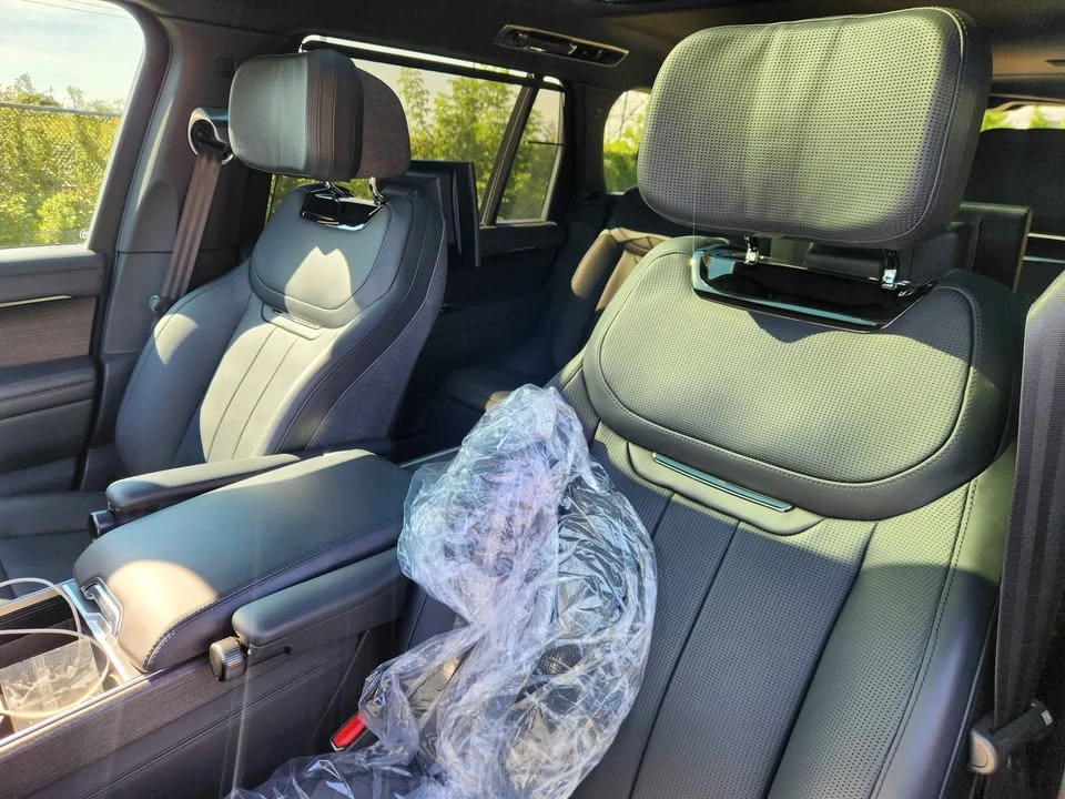 2023 Land Rover Range Rover L460 - Image 15 of 20