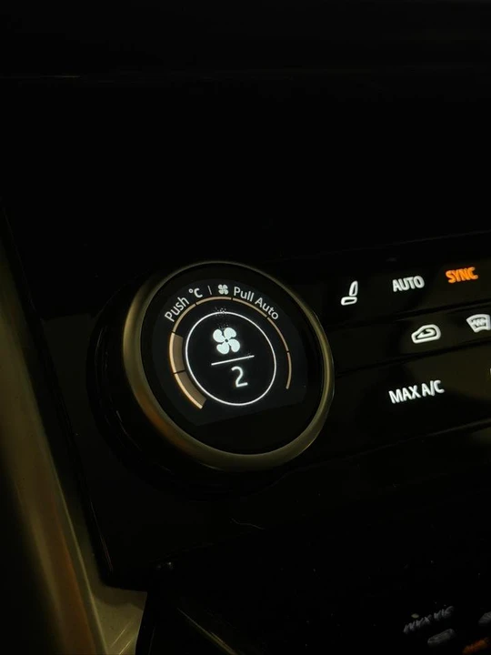 2023 Land Rover Range Rover L460 - Image 10 of 14