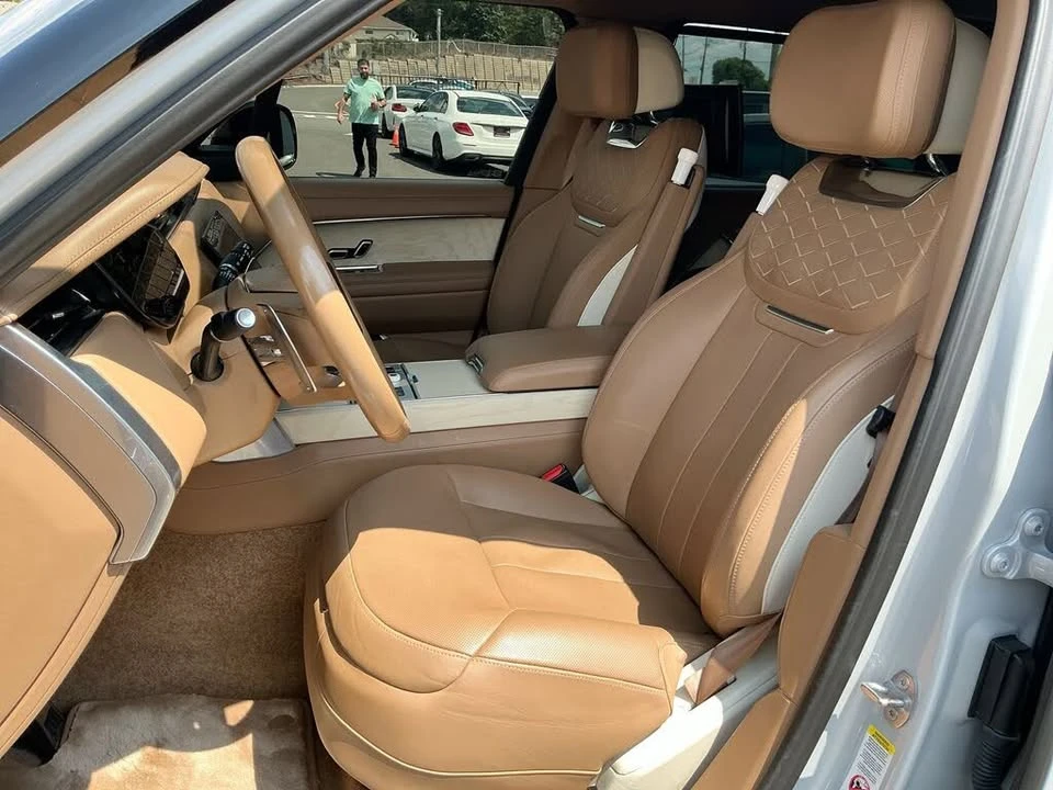 2023 Land Rover Range Rover L460 - Image 11 of 20