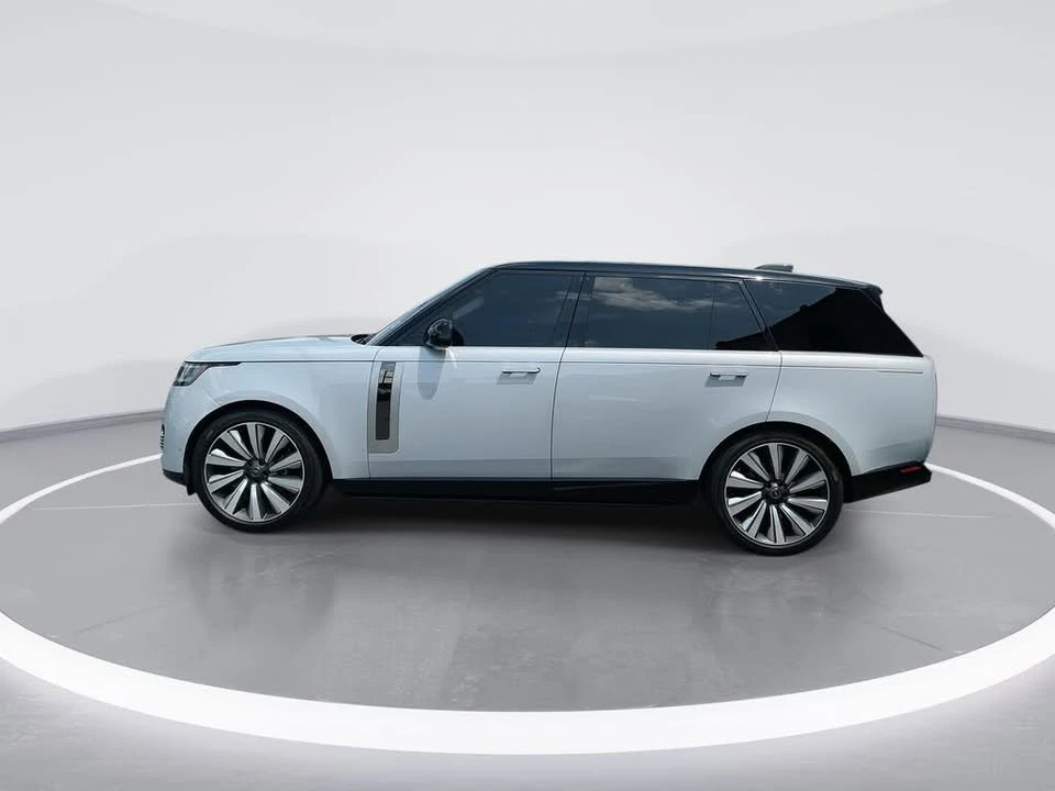 2023 Land Rover Range Rover L460 - Image 5 of 20