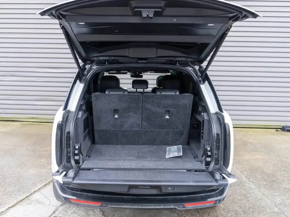 2023 Land Rover Range Rover L460 - Image 15 of 15