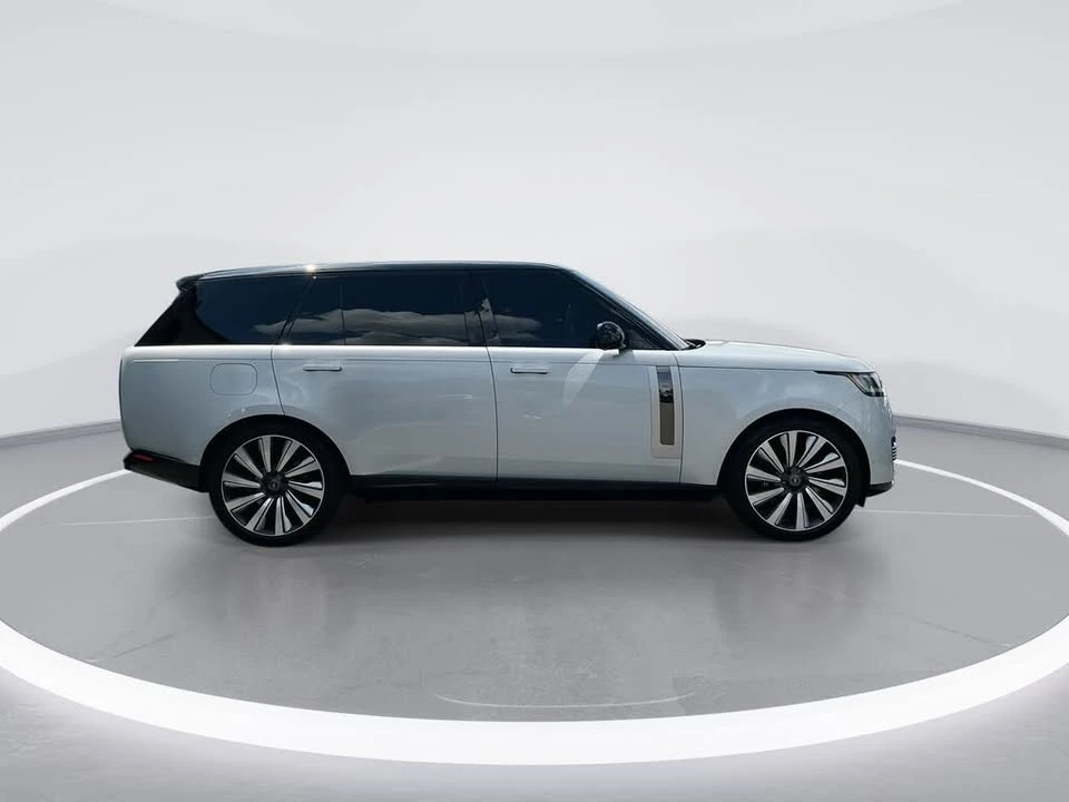 2023 Land Rover Range Rover L460 - Image 9 of 20
