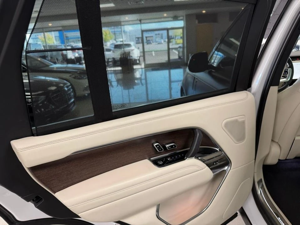 2023 Land Rover Range Rover L460 - Image 10 of 20