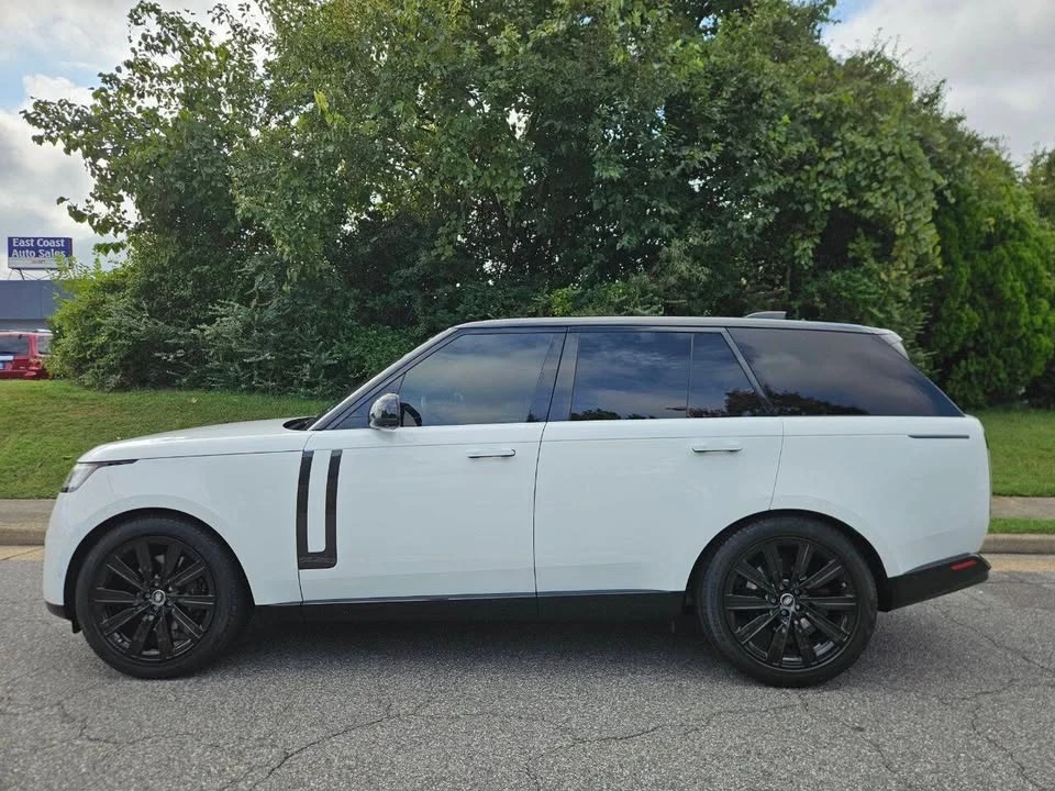 2023 Land Rover Range Rover L460 - Image 2 of 20