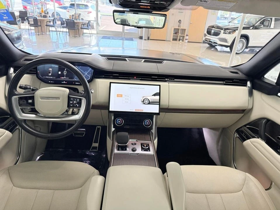 2023 Land Rover Range Rover L460 - Image 14 of 20