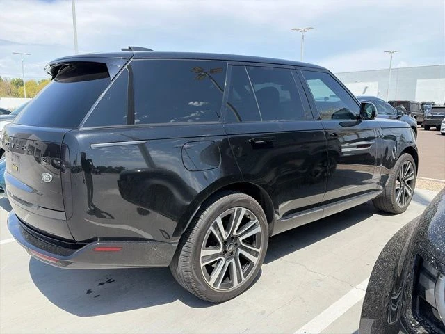 2023 Land Rover Range Rover L460 - Image 3 of 7