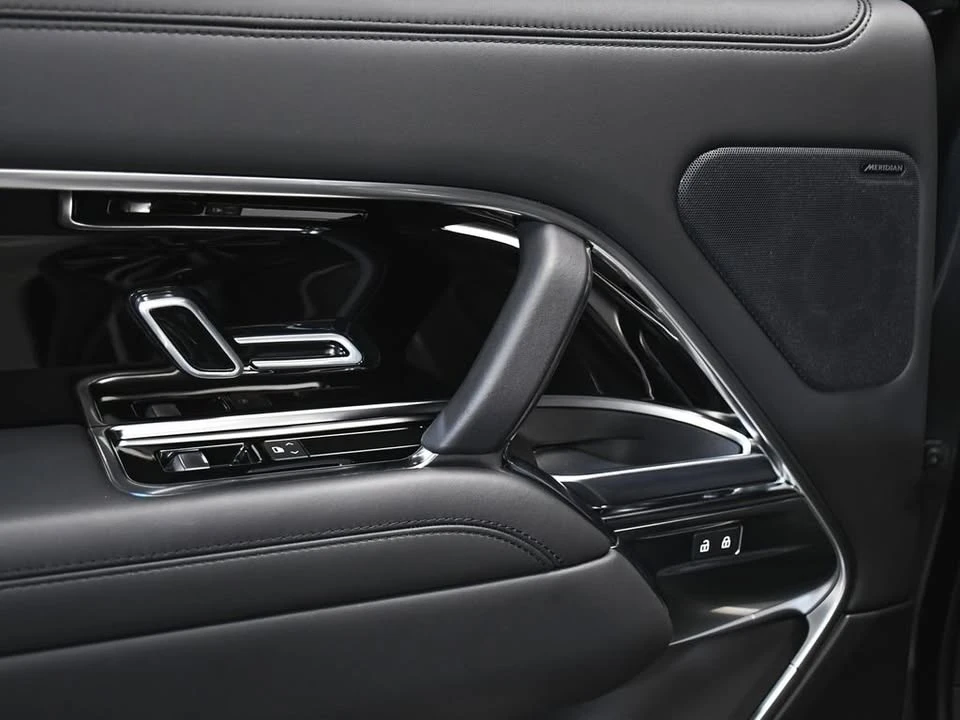 2023 Land Rover Range Rover L460 - Image 14 of 20