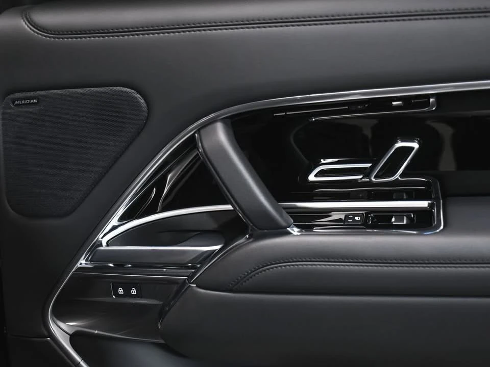 2023 Land Rover Range Rover L460 - Image 16 of 20