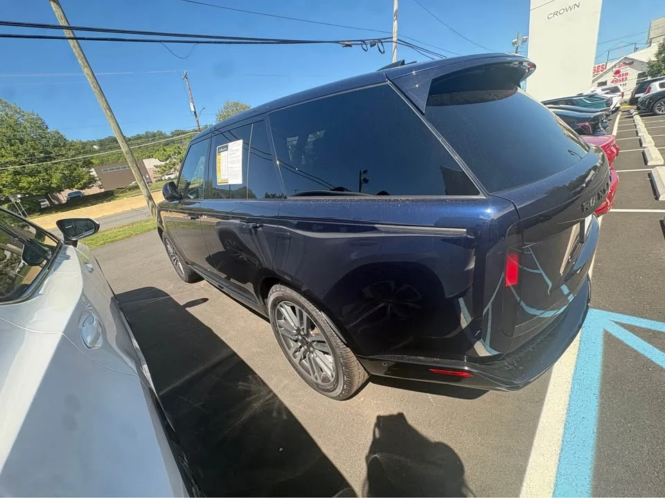 2023 Land Rover Range Rover L460 - Image 3 of 6