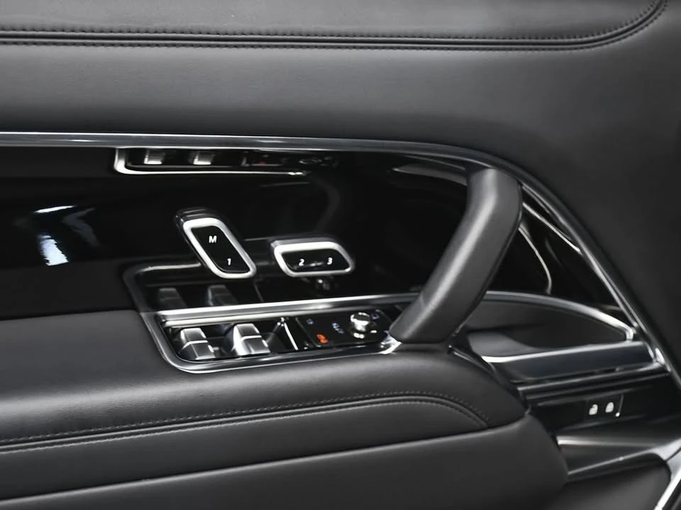 2023 Land Rover Range Rover L460 - Image 10 of 20