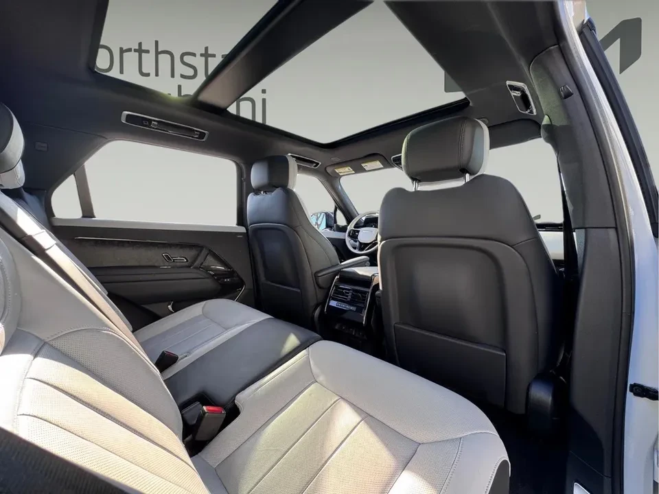 2023 Land Rover Range Rover L460 - Image 10 of 14