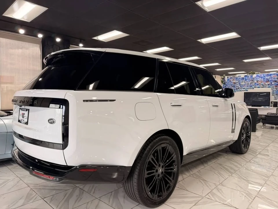 2023 Land Rover Range Rover L460 - Image 5 of 20