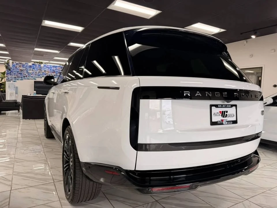 2023 Land Rover Range Rover L460 - Image 3 of 20