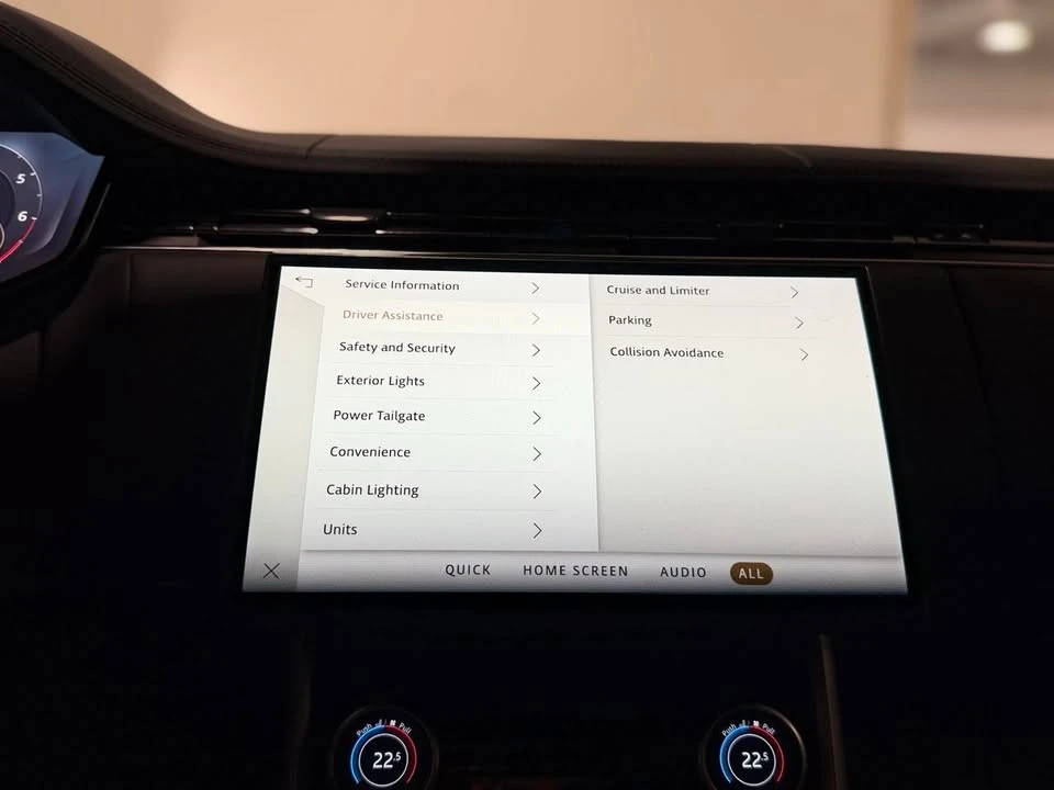 2023 Land Rover Range Rover L460 - Image 11 of 14