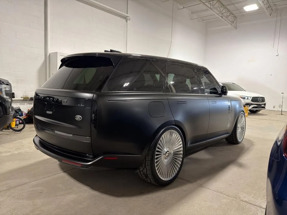2023 Land Rover Range Rover L460 - Image 5 of 14