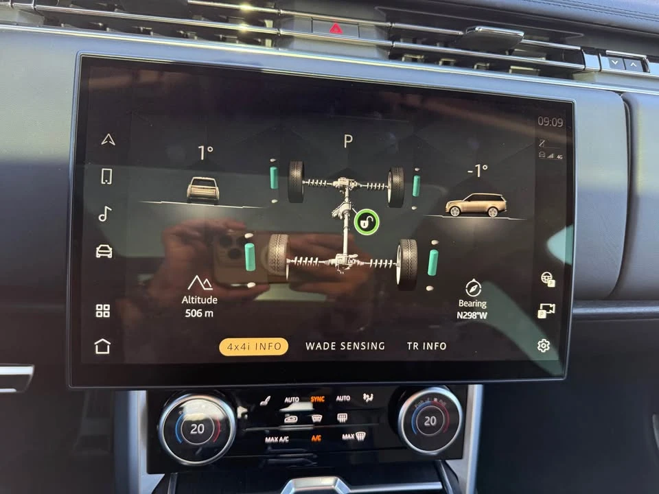 2023 Land Rover Range Rover L460 - Image 16 of 20