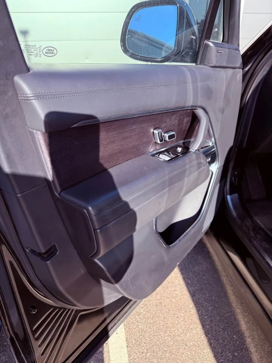 2023 Land Rover Range Rover L460 - Image 9 of 20