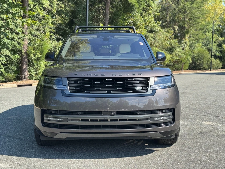 2023 Land Rover Range Rover L460 - Image 2 of 12
