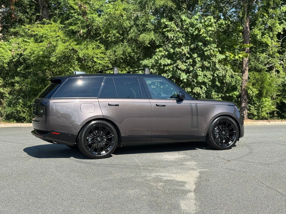2023 Land Rover Range Rover L460 - Image 13 of 21