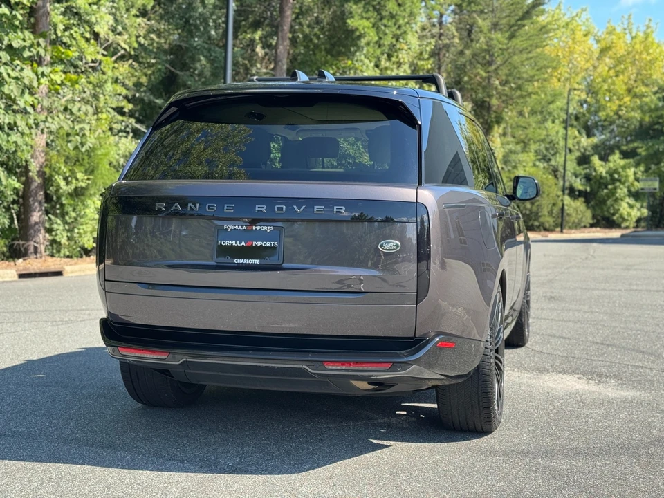 2023 Land Rover Range Rover L460 - Image 11 of 21