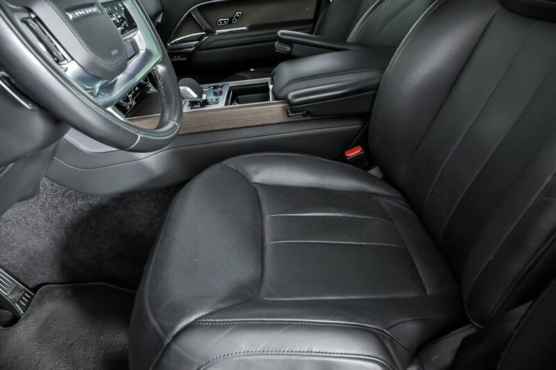 2023 Land Rover Range Rover L460 - Image 22 of 31