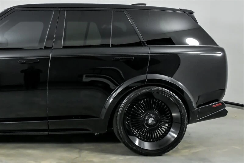 2023 Land Rover Range Rover L460 - Image 8 of 31