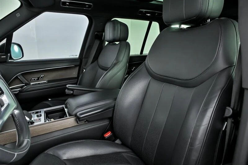 2023 Land Rover Range Rover L460 - Image 23 of 31