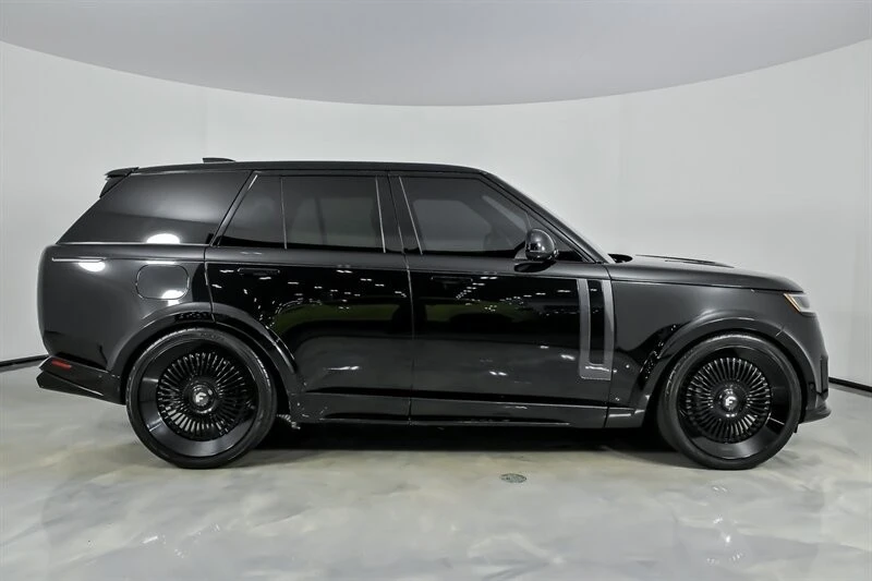 2023 Land Rover Range Rover L460 - Image 15 of 31