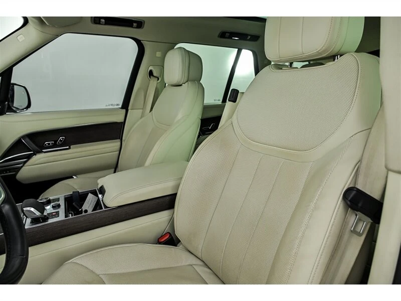 2023 Land Rover Range Rover L460 - Image 18 of 30
