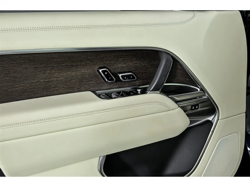 2023 Land Rover Range Rover L460 - Image 13 of 30