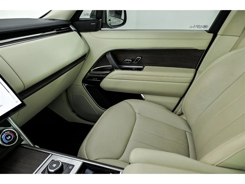 2023 Land Rover Range Rover L460 - Image 30 of 30