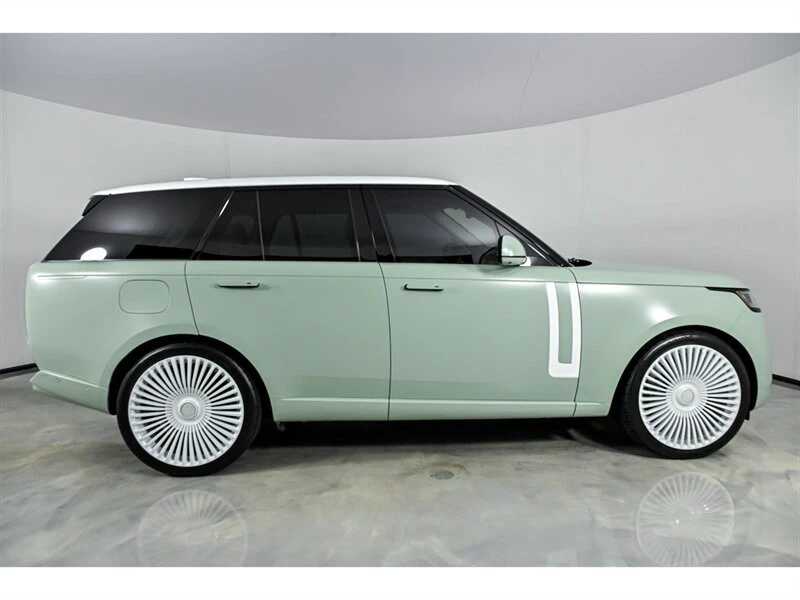 2023 Land Rover Range Rover L460 - Image 10 of 30