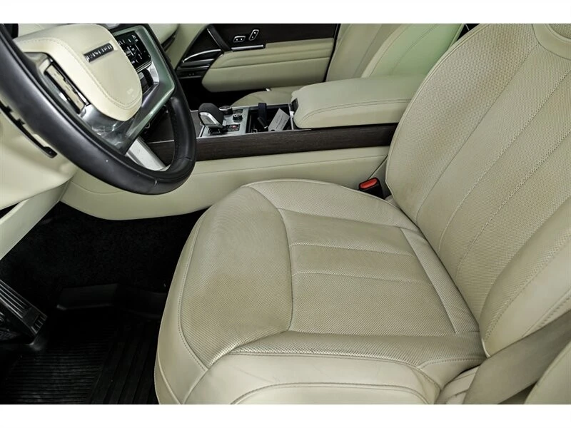 2023 Land Rover Range Rover L460 - Image 17 of 30