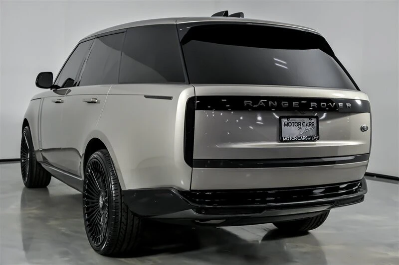 2023 Land Rover Range Rover L460 - Image 10 of 21