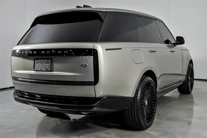 2023 Land Rover Range Rover L460 - Image 12 of 21