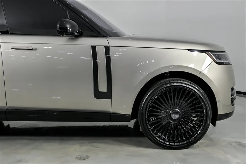 2023 Land Rover Range Rover L460 - Image 15 of 21