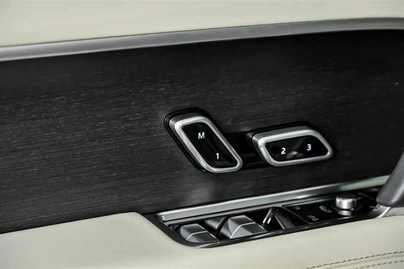 2023 Land Rover Range Rover L460 - Image 19 of 21