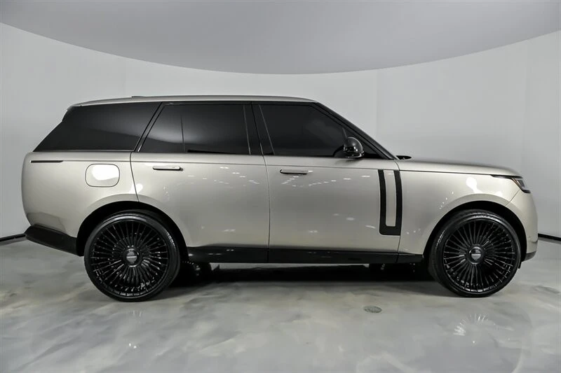 2023 Land Rover Range Rover L460 - Image 14 of 21