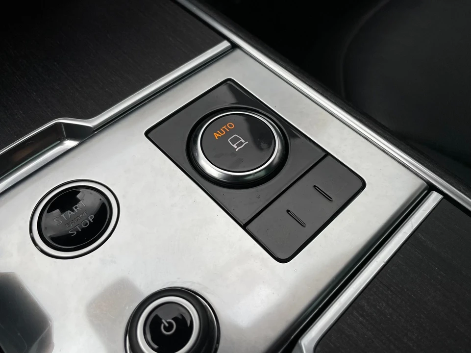 2023 Land Rover - Image 30 of 31
