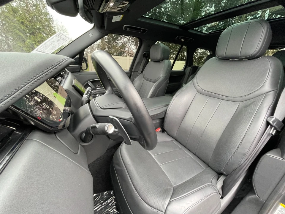 2023 Land Rover - Image 10 of 31
